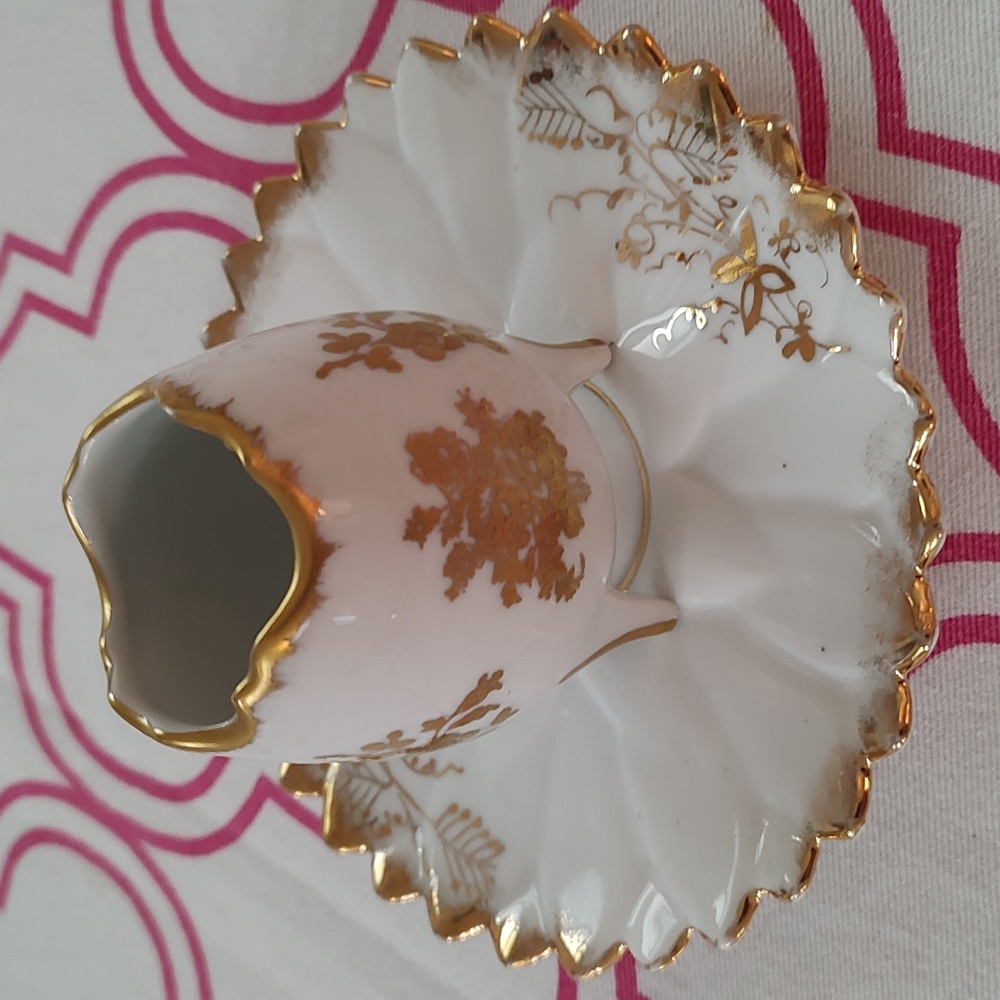 Egg and coordinating dish